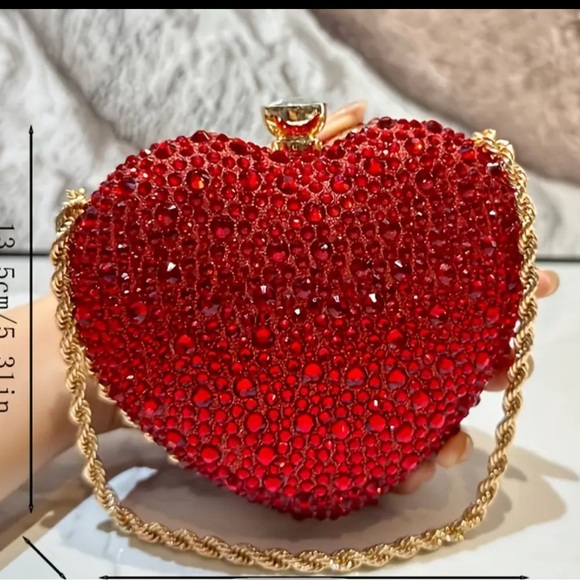 Gold Heart-Shaped Evening Bag - Picture 3 of 3